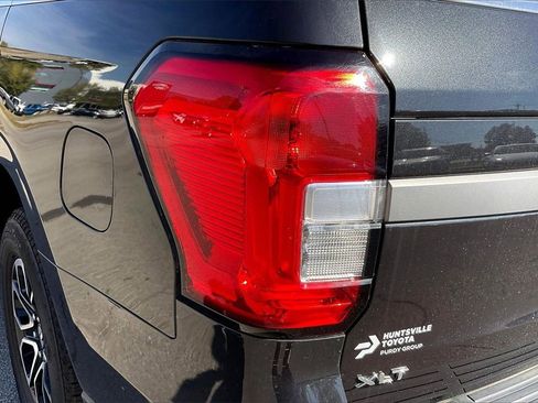 Used 2024 Ford Expedition XLT image 40