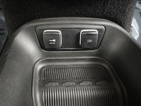 Used 2020 Chrysler Pacifica Touring w/ Advanced Safetytec Group FWD image 27