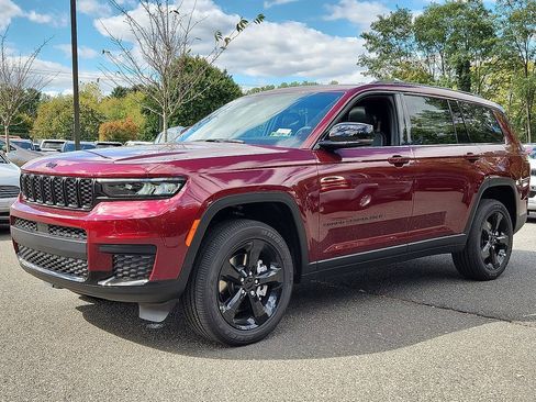 New 2025 Jeep Grand Cherokee L Altitude AWD/4WD image 2