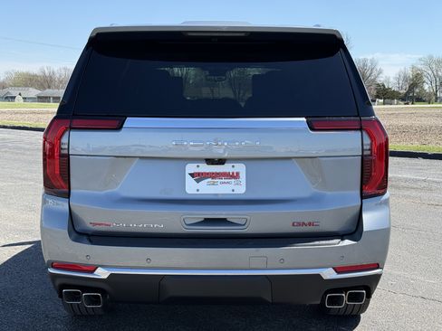 New 2026 GMC Yukon Denali w/ Denali Reserve Package AWD/4WD image 5