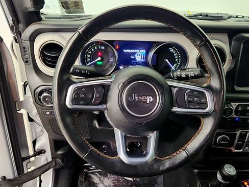 Used 2022 Jeep Wrangler Unlimited Sahara AWD/4WD image 13