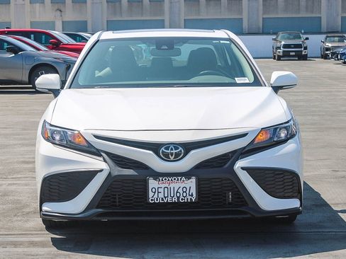 Certified 2023 Toyota Camry SE w/ Convenience Package image 2