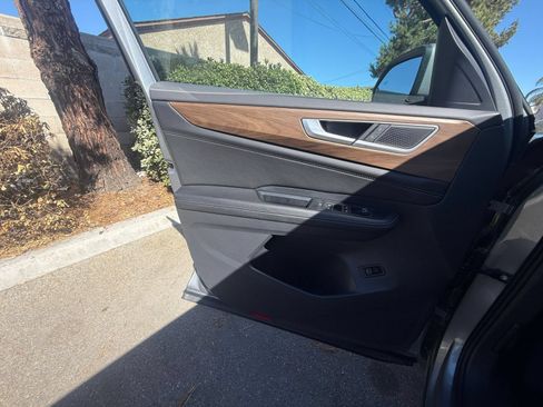 Used 2026 Volkswagen Atlas SE FWD image 18