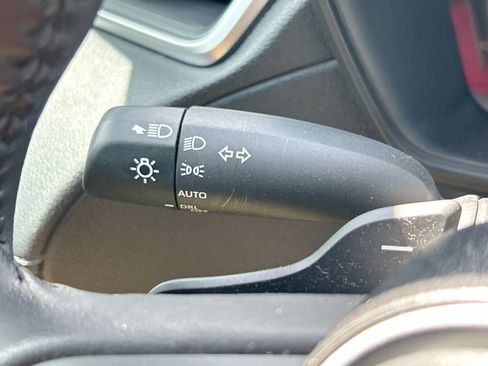Used 2024 Toyota Corolla Cross AWD Hybrid w/ Moonroof Package image 20