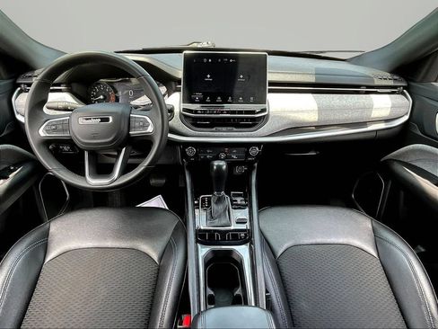 Used 2024 Jeep Compass Latitude AWD/4WD image 7