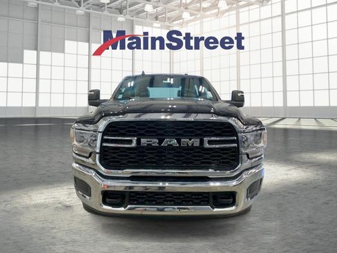 Used 2024 RAM 2500 Tradesman w/ Chrome Appearance Group image 8