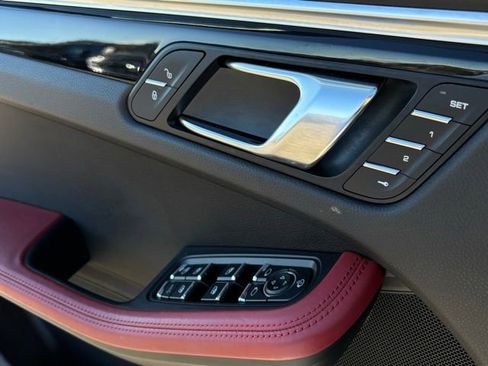 Used 2017 Porsche Macan S image 13