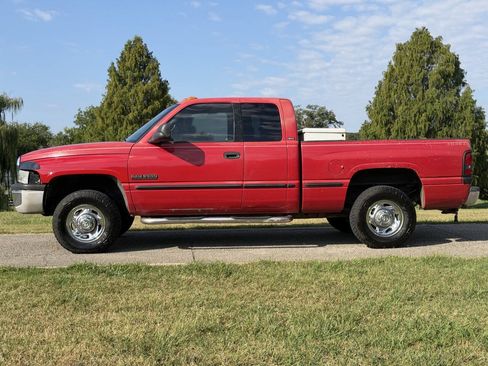 Used 1999 Dodge Ram 2500 Truck 2WD Quad Cab image 4