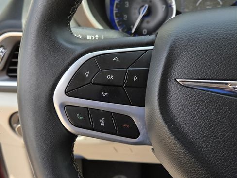 Used 2023 Chrysler Voyager LX FWD image 4