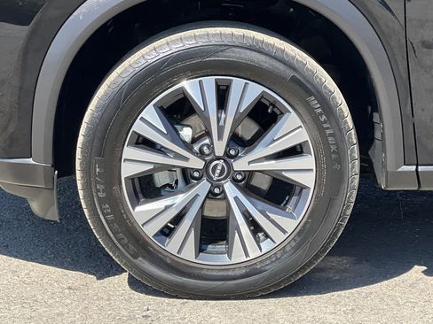 Used 2023 Nissan Rogue SV image 27