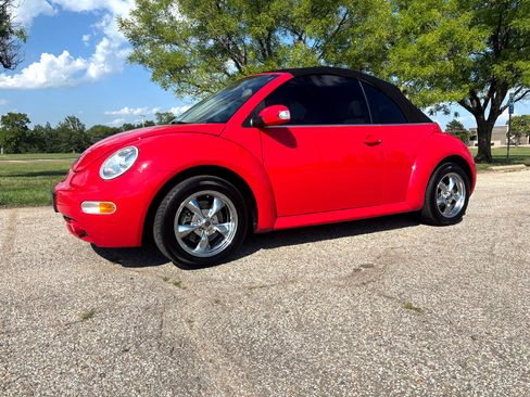 Used 2004 Volkswagen Beetle GLS image 2