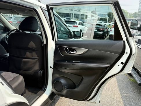 Used 2016 Nissan Rogue S FWD image 27
