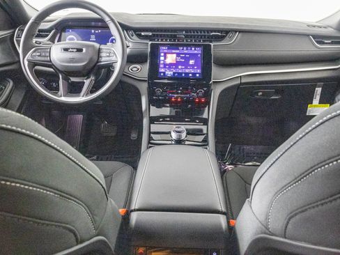 New 2025 Jeep Grand Cherokee L Laredo w/ Luxury Tech Group I image 3