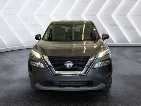 Used 2023 Nissan Rogue SV image 2