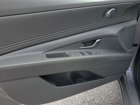 Used 2025 Hyundai Elantra SEL FWD image 15