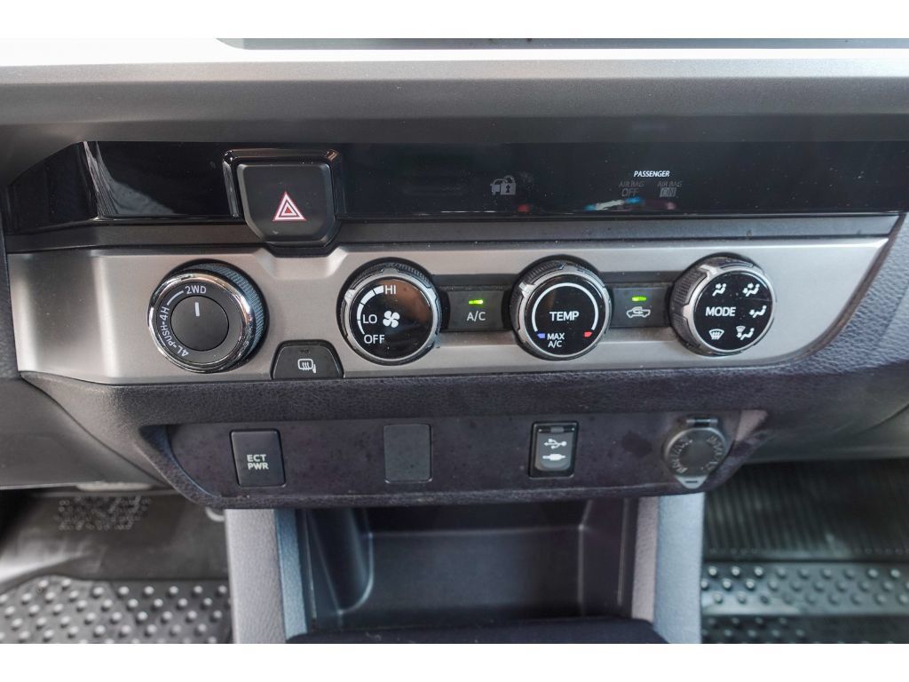 Used 2017 Toyota Tacoma 4x4 Double Cab image 16