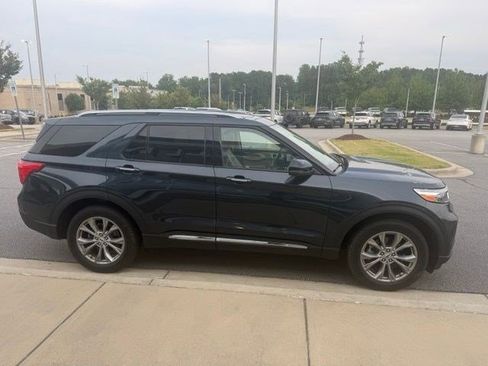 Used 2022 Ford Explorer Limited w/ Equipment Group 301A AWD/4WD image 5