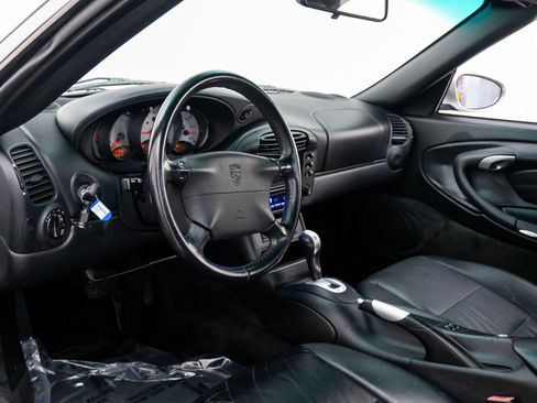 Used 2000 Porsche 911 Carrera 4 image 4