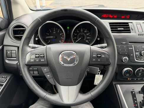 Used 2012 MAZDA MAZDA5 Touring w/ Moonroof & Audio Pkg FWD image 22