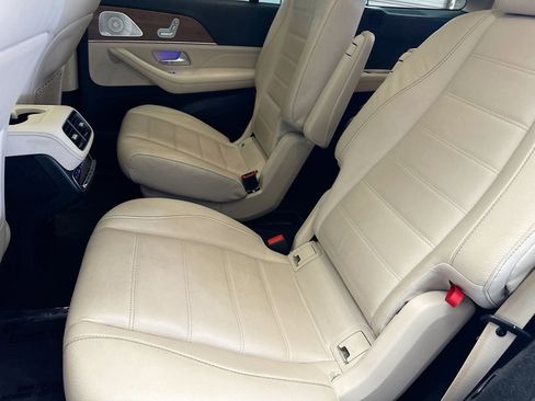 Used 2021 Mercedes-Benz GLS 450 4MATIC image 17