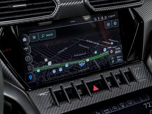 Used 2024 Lamborghini Urus Performante AWD/4WD image 27