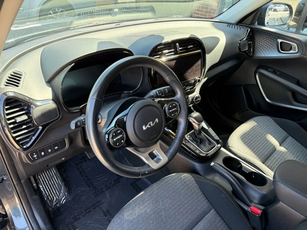 Used 2024 Kia Soul EX FWD image 8