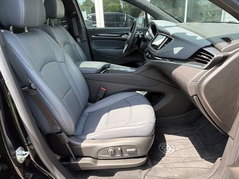 Used 2024 Buick Enclave Essence w/ Experience Buick Package AWD/4WD image 18