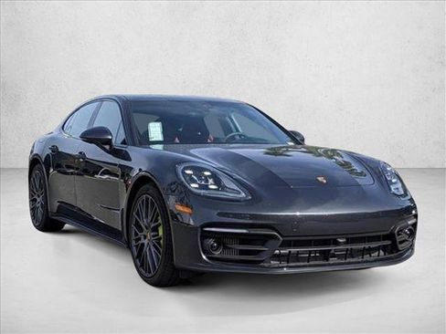 Used 2023 Porsche Panamera 4 Platinum Edition image 8