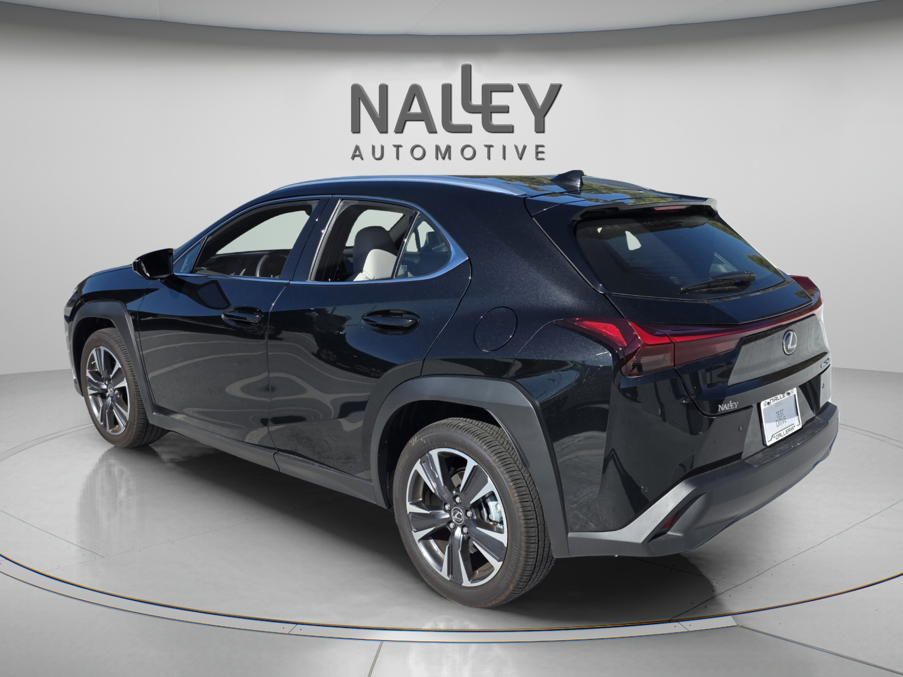 Used 2024 Lexus UX 250h FWD image 4