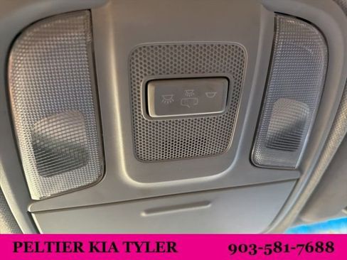 Used 2018 Kia Niro LX image 25