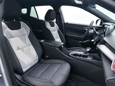 Used 2024 Chevrolet Trax RS w/ Driver Confidence Package image 23