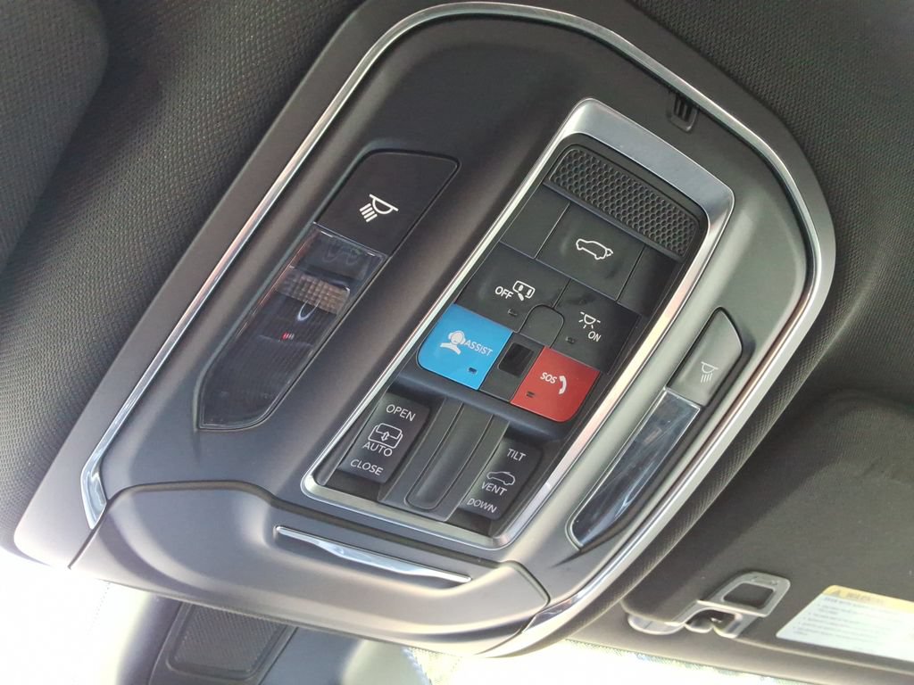 Used 2025 Jeep Grand Cherokee L Altitude RWD image 37