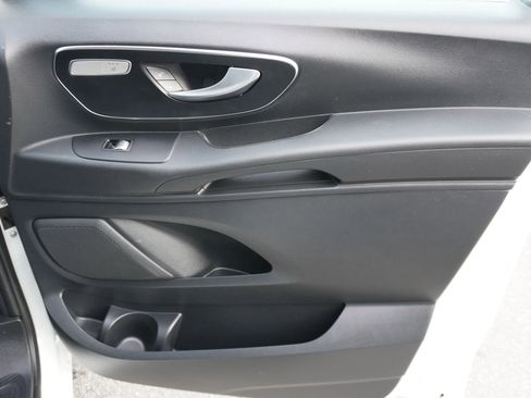 Used 2016 Mercedes-Benz Metris Passenger image 29