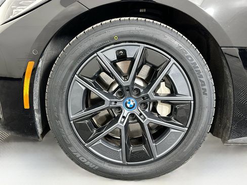 Used 2024 BMW i4 xDrive40i image 11