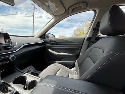 Used 2023 Nissan Altima 2.5 S FWD image 14