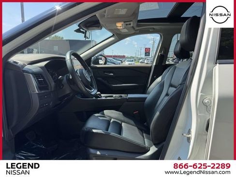 Certified 2023 Nissan Rogue SV w/ SV Premium B Package AWD/4WD image 16