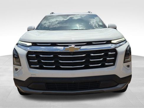 Used 2025 Chevrolet Equinox LT w/ Convenience Package II FWD image 3