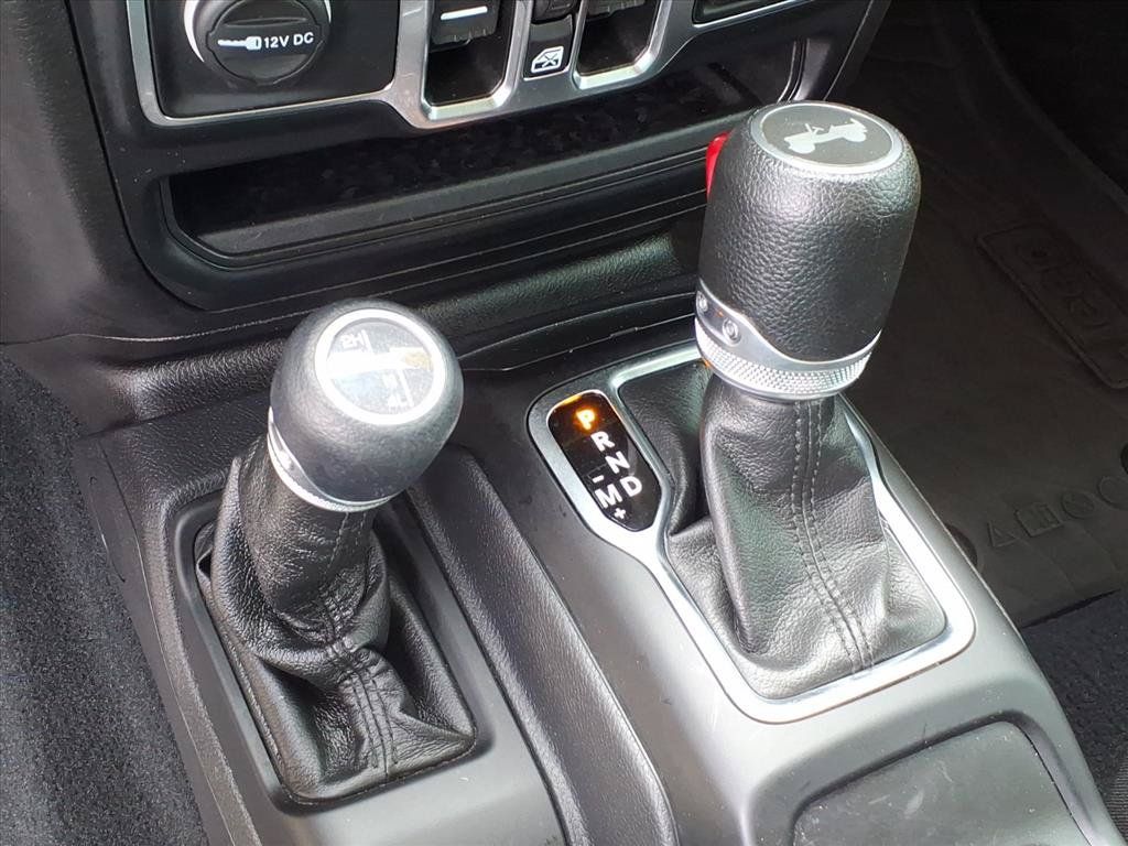 Used 2022 Jeep Wrangler Unlimited Sport AWD/4WD image 32