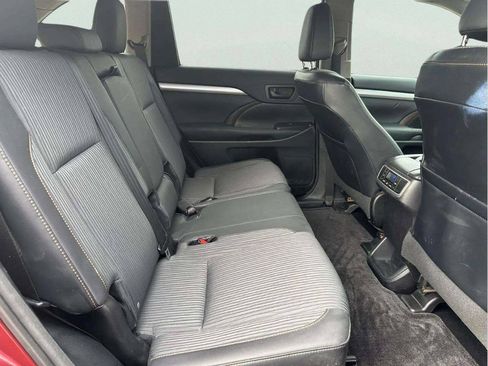 Used 2015 Toyota Highlander Plus AWD/4WD image 18