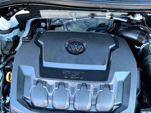Used 2021 Volkswagen Tiguan SEL w/ 3-Row Tiguan MDO Package FWD image 32