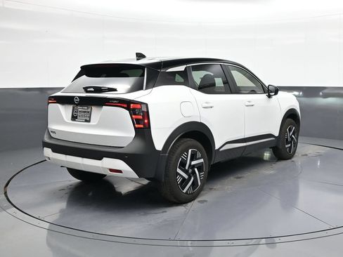 Certified 2025 Nissan Kicks SV FWD image 10