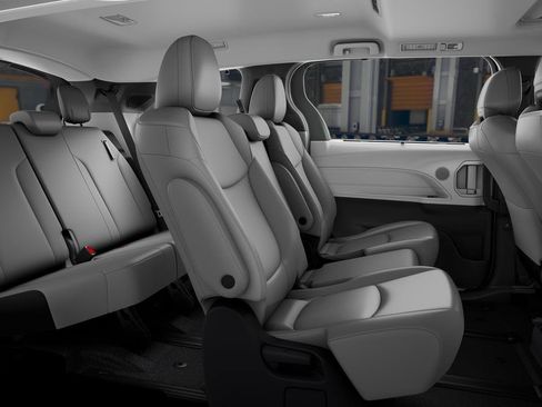 New 2026 Toyota Sienna XLE image 21