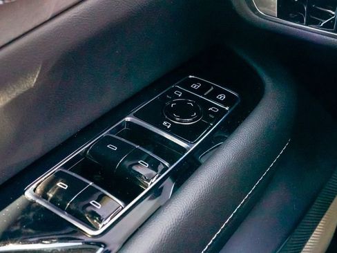 Used 2026 Cadillac Vistiq Luxury image 25