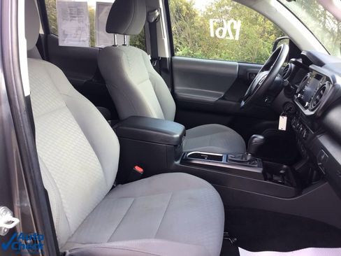 Used 2022 Toyota Tacoma SR image 20