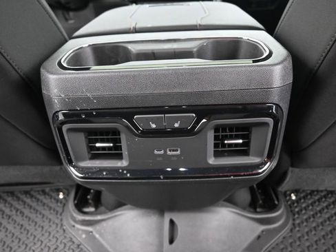 Used 2024 GMC Sierra 2500 AT4 w/ AT4 Premium Plus Package AWD/4WD image 12