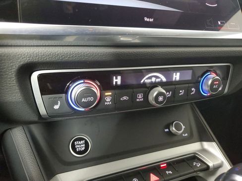 Used 2024 Audi Q3 2.0T Premium w/ Convenience Package image 32