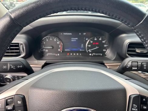 Used 2022 Ford Explorer Limited w/ Equipment Group 301A AWD/4WD image 24