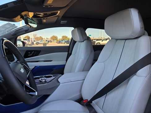 New 2026 Cadillac Optiq Sport 2 image 28