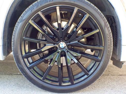 Used 2024 BMW X5 xDrive40i w/ M Sport Package AWD/4WD image 56
