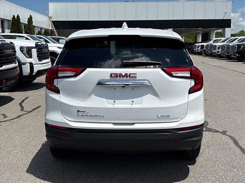 Certified 2024 GMC Terrain SLE AWD/4WD image 5